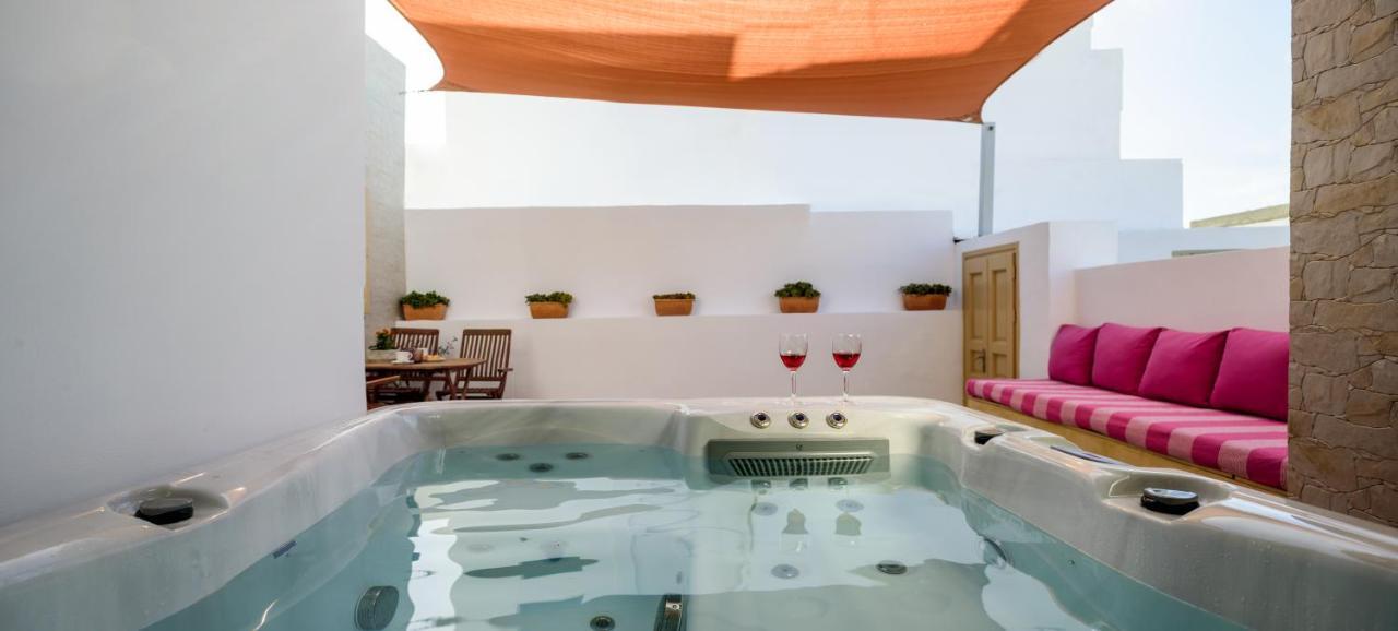 Heart Of Oia - Private House With Jacuzzi Apartment Luaran gambar